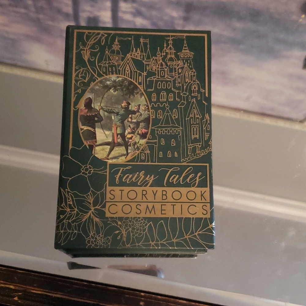 Storybook costmetics pallette
